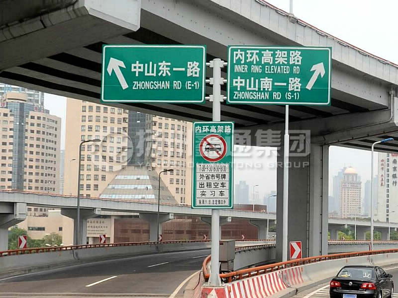 BZG-013，交通標志桿，T型三懸臂交通標志桿