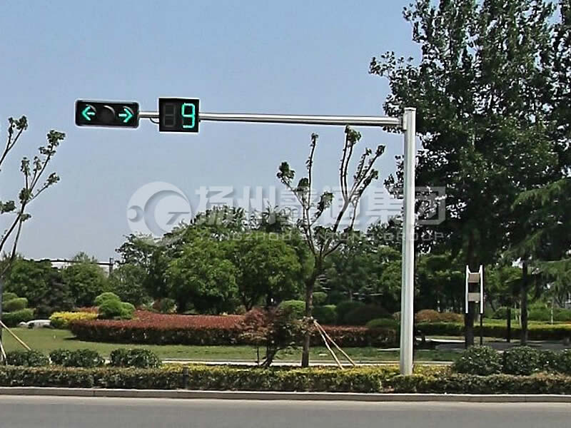 XHDG-035，L型八棱信號(hào)燈桿，丁字路口